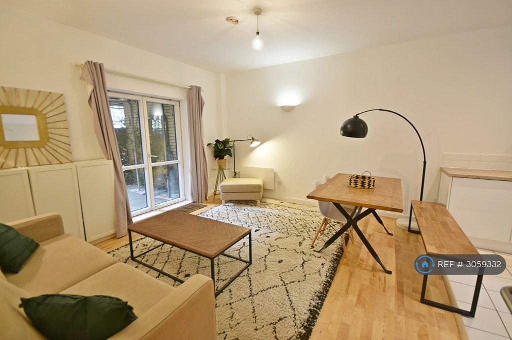 Apartment in Manchester, Northern Quarter, City Centre - View 3