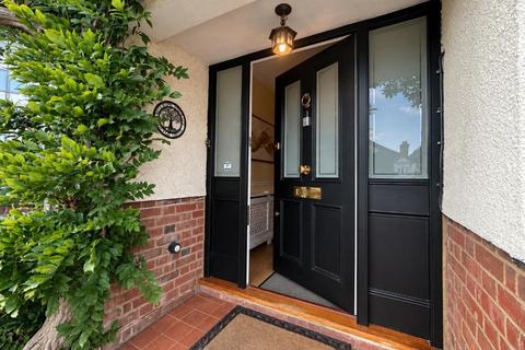 5 bedroom detached house for sale, The Drive, Orpington, BR6 9AP