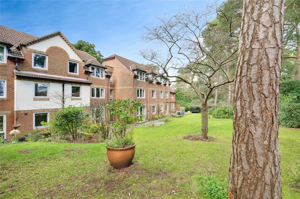 Apartment in Bournemouth - View 2