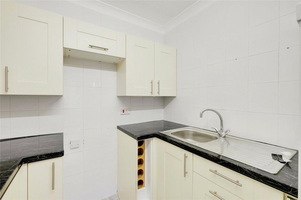 Apartment in Bournemouth - View 4