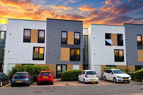 undefined, Firpark Close, Glasgow, G31
