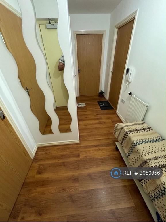 Apartment in Hayes - View 5