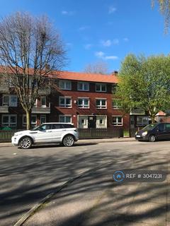 3 bedroom flat to rent, Philip Street, Eccles, Manchester, M30