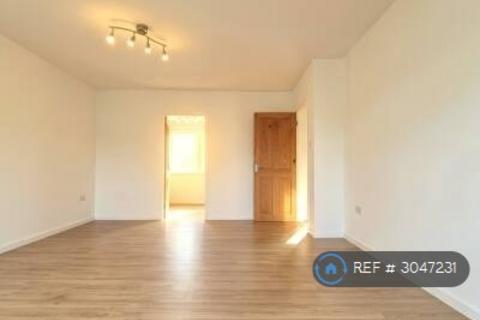 3 bedroom flat to rent, Philip Street, Eccles, Manchester, M30