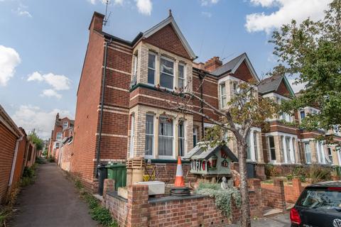 4 bedroom end of terrace house for sale