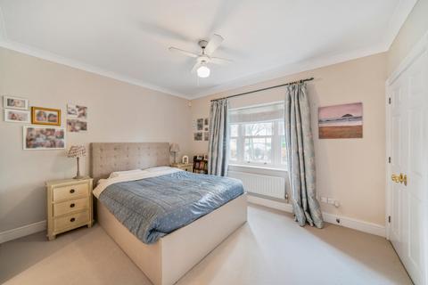 3 bedroom flat for sale, Trinity Church Road, Barnes, London, SW13