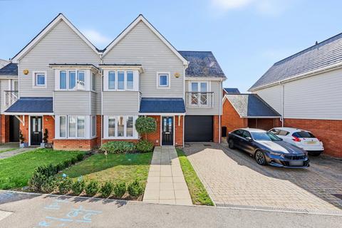 4 bedroom semi-detached house for sale, Manley Boulevard, Snodland ME6