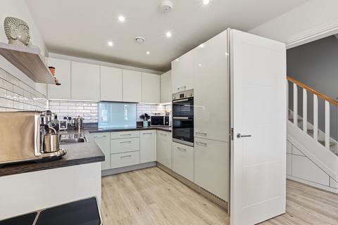 4 bedroom semi-detached house for sale, Manley Boulevard, Snodland ME6