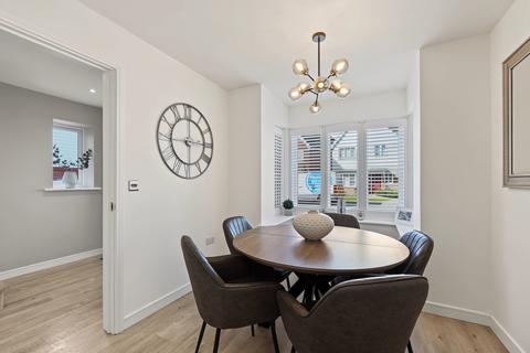 4 bedroom semi-detached house for sale, Manley Boulevard, Snodland ME6