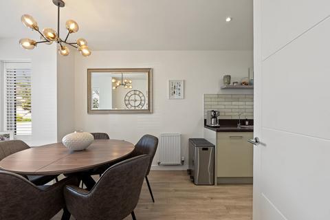4 bedroom semi-detached house for sale, Manley Boulevard, Snodland ME6