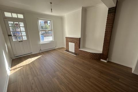 3 bedroom terraced house to rent, Alan Road, Suffolk IP3