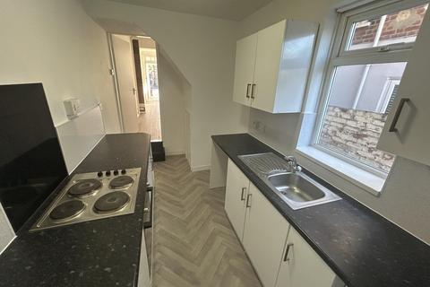 3 bedroom terraced house to rent, Alan Road, Suffolk IP3