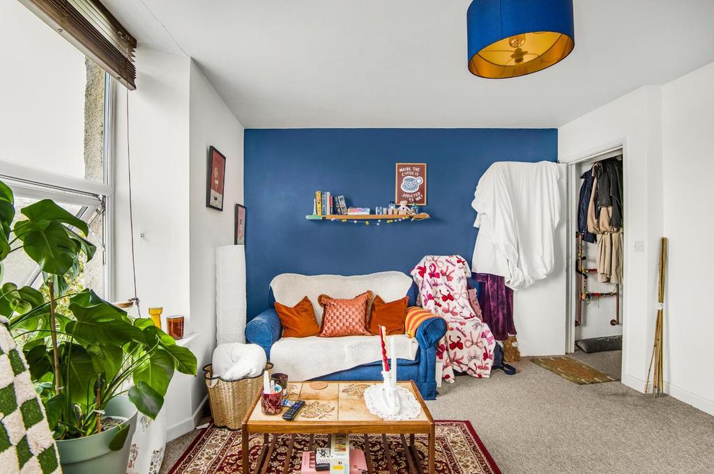 Apartment in Bristol - View 3
