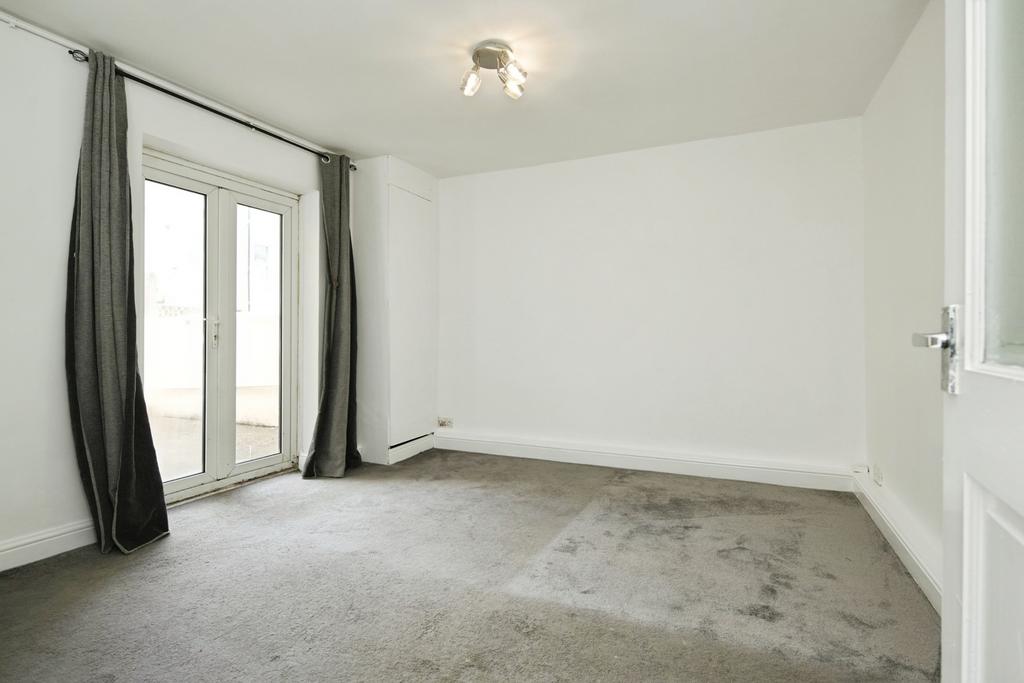 Apartment in East Sussex - View 2