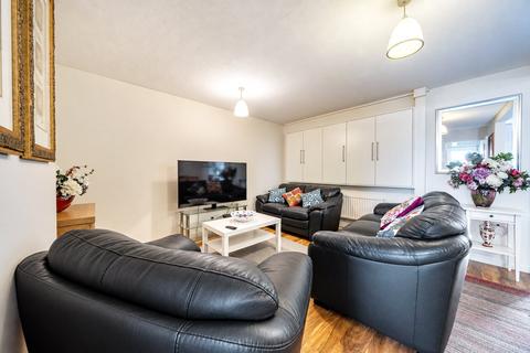 3 bedroom terraced house for sale, Salmond Close, Stanmore
