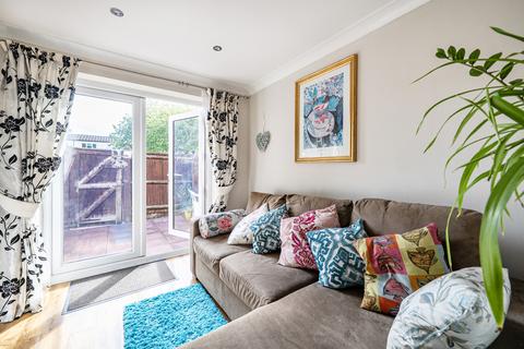3 bedroom terraced house for sale, Salmond Close, Stanmore