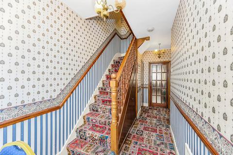 4 bedroom terraced house for sale, Coningsby Gardens, Highams Park