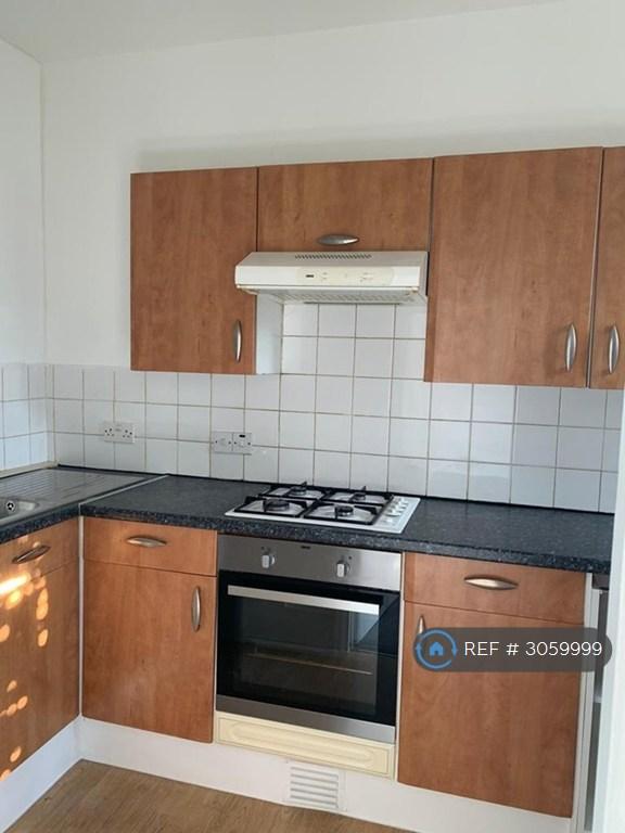 Apartment in South Croydon - View 3