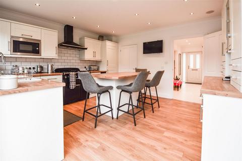 4 bedroom detached house for sale, Wyatts Green Road, Wyatts Green, Brentwood
