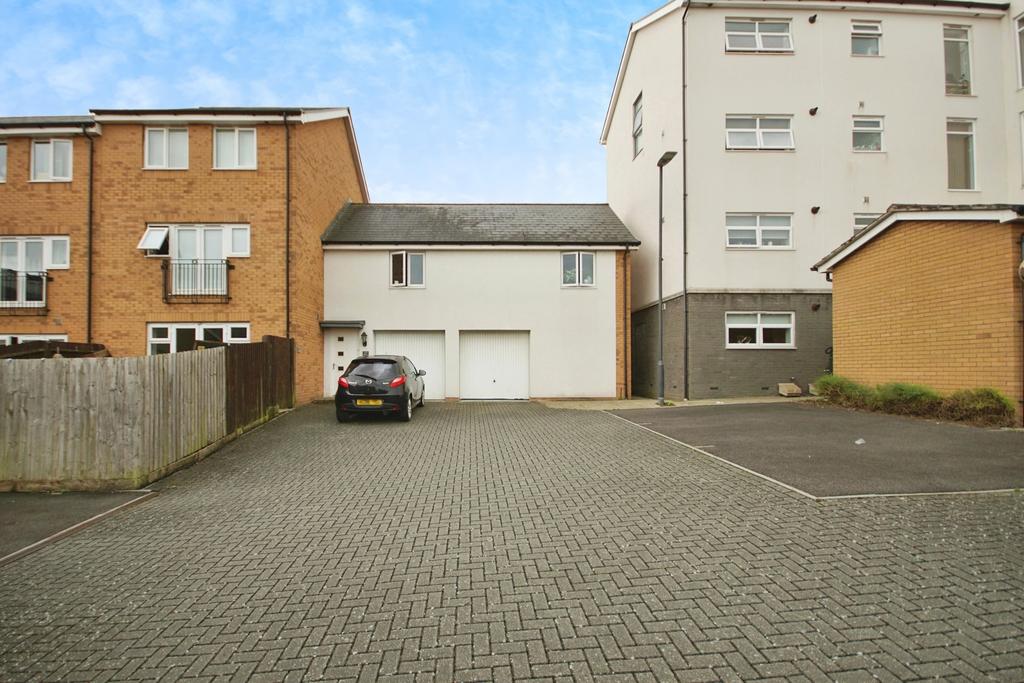 Apartment in Bristol, Charlton Hayes - View 2