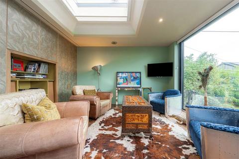 undefined, Wheatleys Eyot, Sunbury-On-Thames TW16