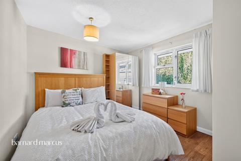 undefined, Brook Drive, London
