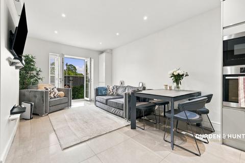 2 bedroom apartment for sale, High Road, Benfleet SS7