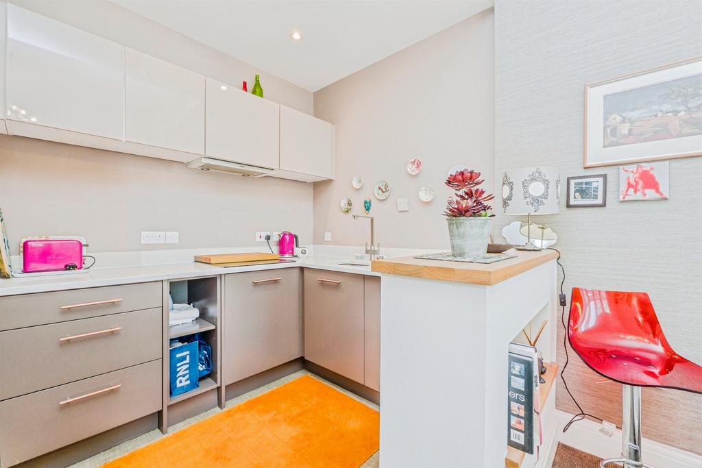 Apartment in Cardiff - View 5