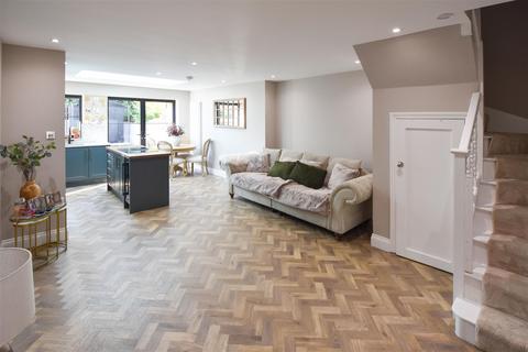 2 bedroom end of terrace house for sale, Roman Road, Mountnessing, Brentwood