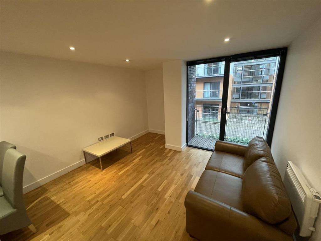 Apartment in Manchester, Brunswick, Ardwick - View 2