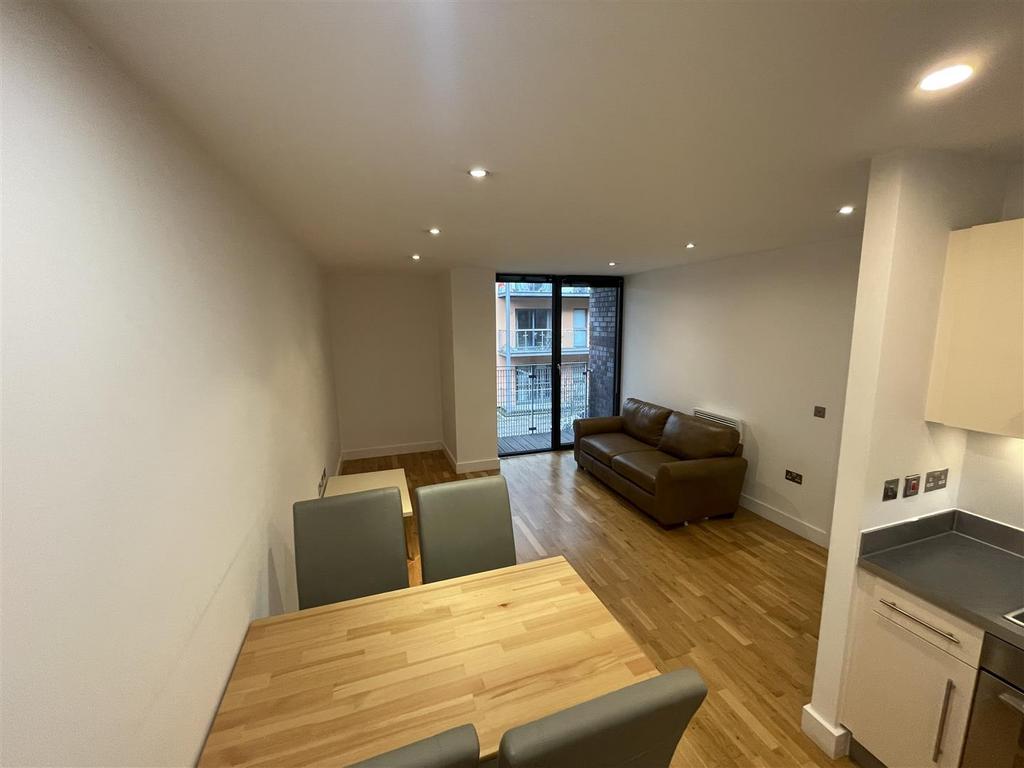 Apartment in Manchester, Brunswick, Ardwick - View 3