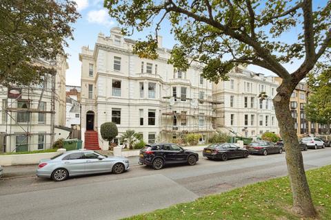 2 bedroom flat to rent, Castle Hill Avenue, Folkestone