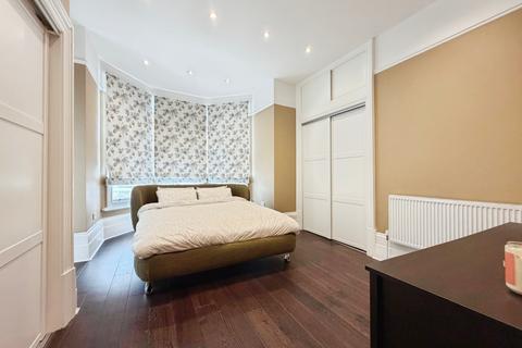 2 bedroom flat to rent, Castle Hill Avenue, Folkestone