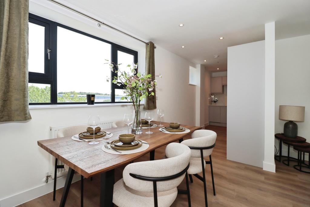 Apartment in Bristol, Bradley Stoke - View 5