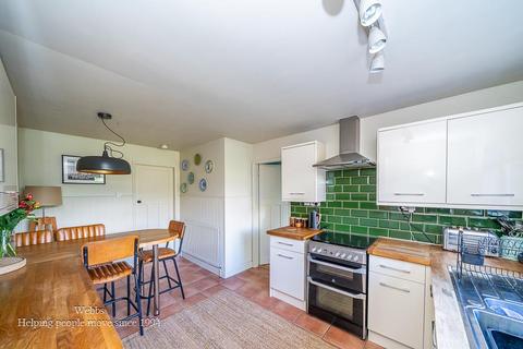 4 bedroom detached house for sale, Cannock Road, Cannock WS12