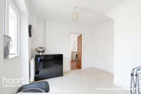 4 bedroom semi-detached house for sale, Sheep Walk, Shepperton