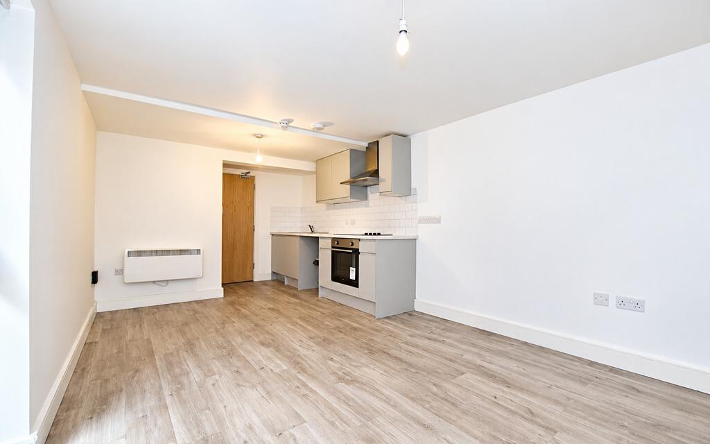 Apartment in Southampton - View 3