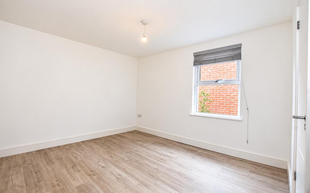 Apartment in Southampton - View 4