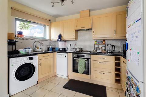 2 bedroom flat for sale, Rustat Avenue, Cambridge CB1