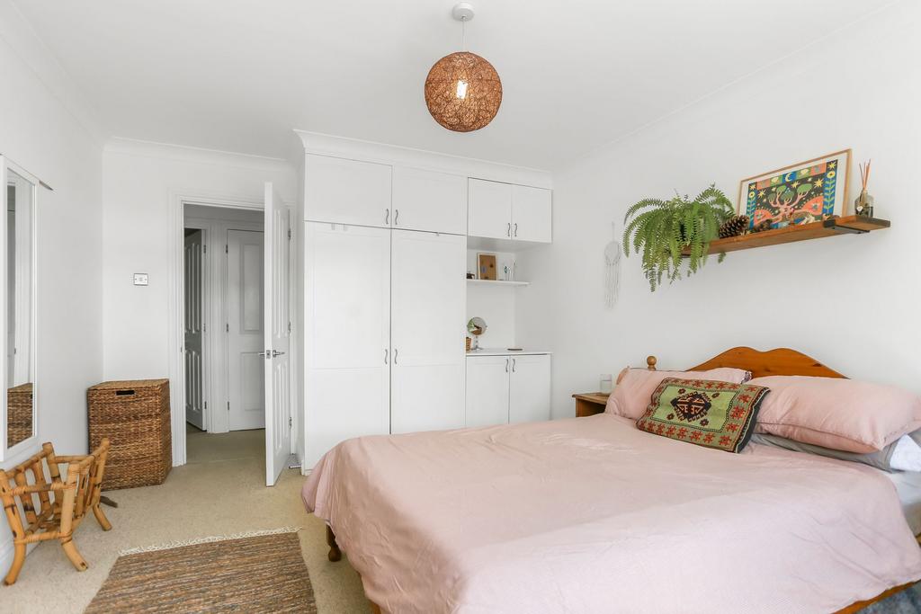 Apartment in Brighton - View 5