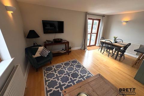 1 bedroom flat to rent, 16 Vanguard House, Nelson Quay, Milford Haven, Pembrokeshire. SA73 3AH