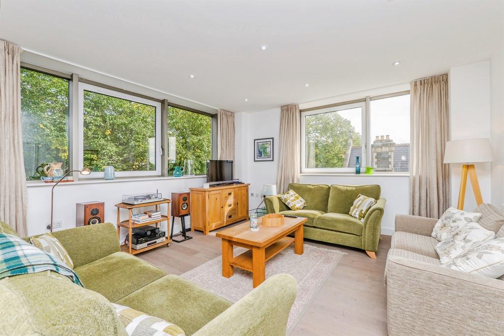 Apartment in Cardiff - View 3