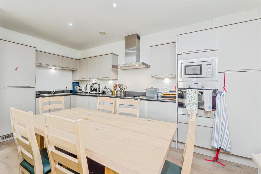 Apartment in Cardiff - More