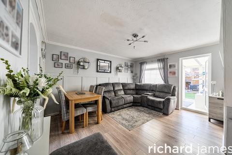 2 bedroom terraced house for sale, Castle Dore, Freshbrook, Swindon, SN5