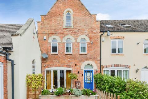 2 bedroom end of terrace house for sale, Beaconsfield Street West, Leamington Spa