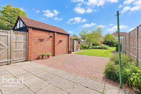 3 bedroom semi-detached house for sale, Off Preston Road