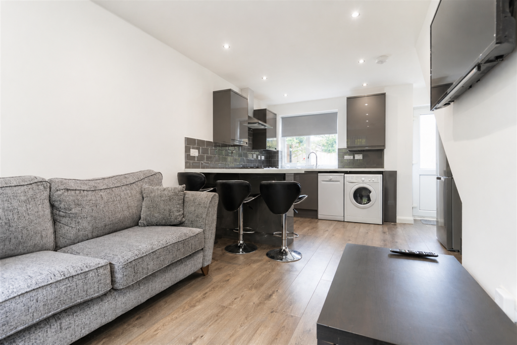 House in Birmingham, West Midlands - View 3