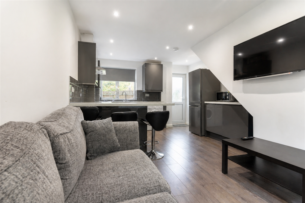 House in Birmingham, West Midlands - View 4