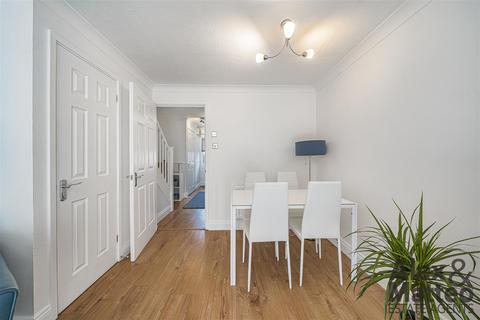 2 bedroom terraced house for sale, Ann Moss Way, Canada Water, SE16