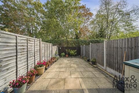 2 bedroom terraced house for sale, Ann Moss Way, Canada Water, SE16